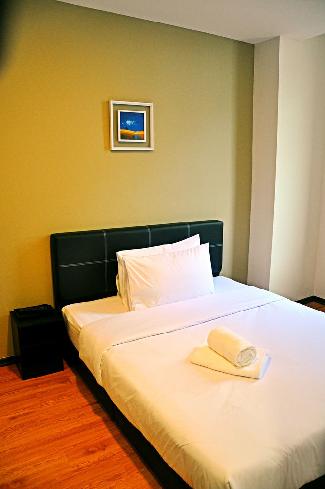 Gem Hotel Nusajaya  Buitenkant foto