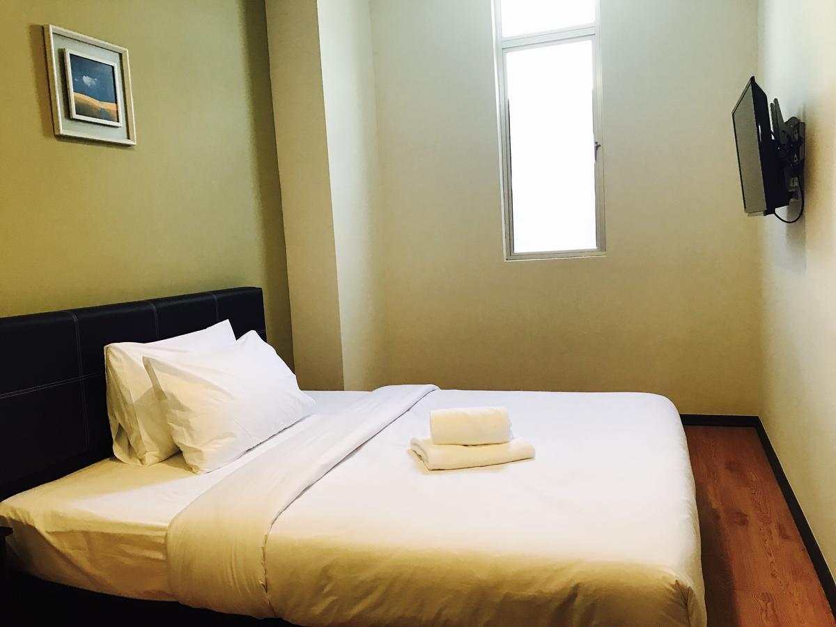 Gem Hotel Nusajaya  Buitenkant foto
