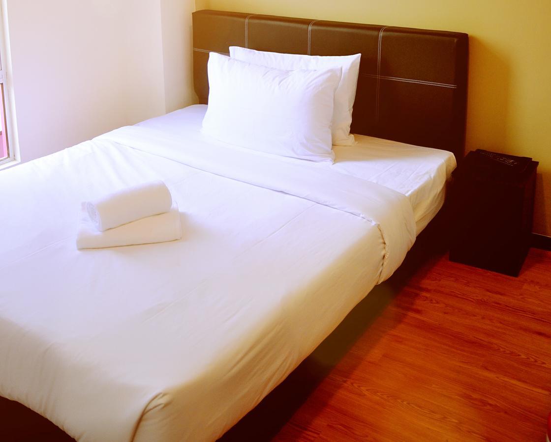 Gem Hotel Nusajaya  Buitenkant foto