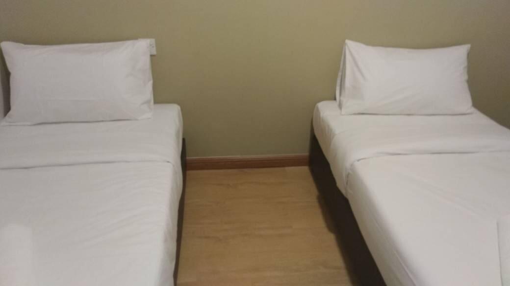 Gem Hotel Nusajaya  Buitenkant foto